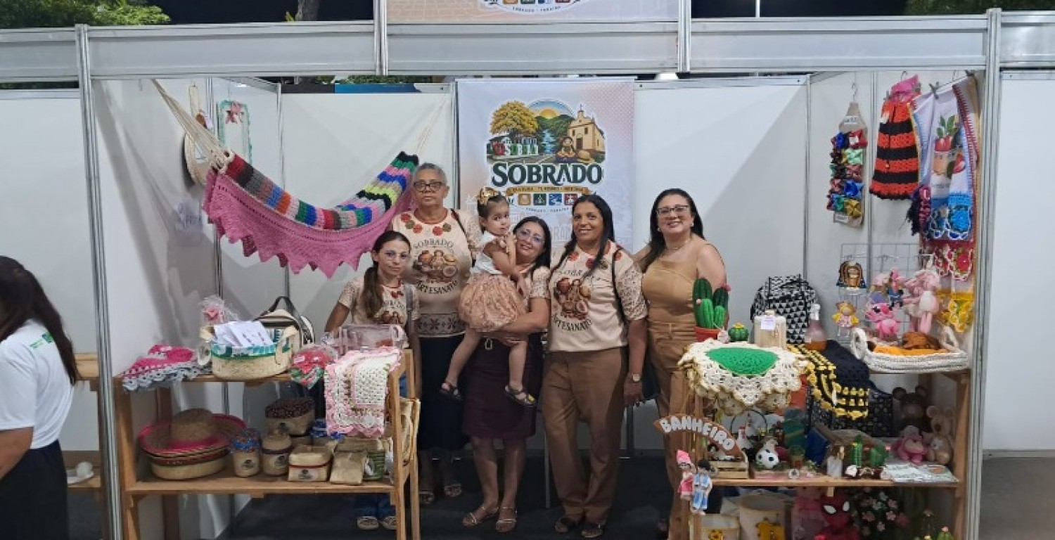 Sobrado participa da IX FENEVALE com talento de artes�s, show de Sabrina Luna e destaque na passerela regional