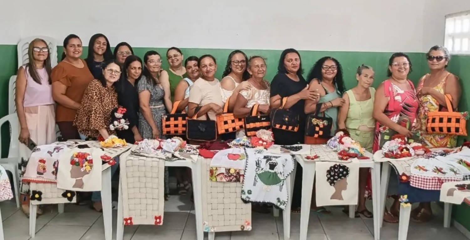 Mlheres s�o contempladas com oficinas de artesanato no Espa�o Social Maria Jos� de Carvalho Xavier